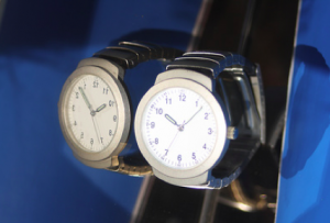 Luxusobjekt - Herrenarmbanduhr ? 